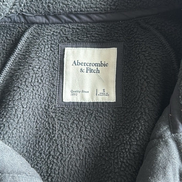 Abercrombie & Fitch Quilted Snap-Up Jacket - Picture 2 of 4